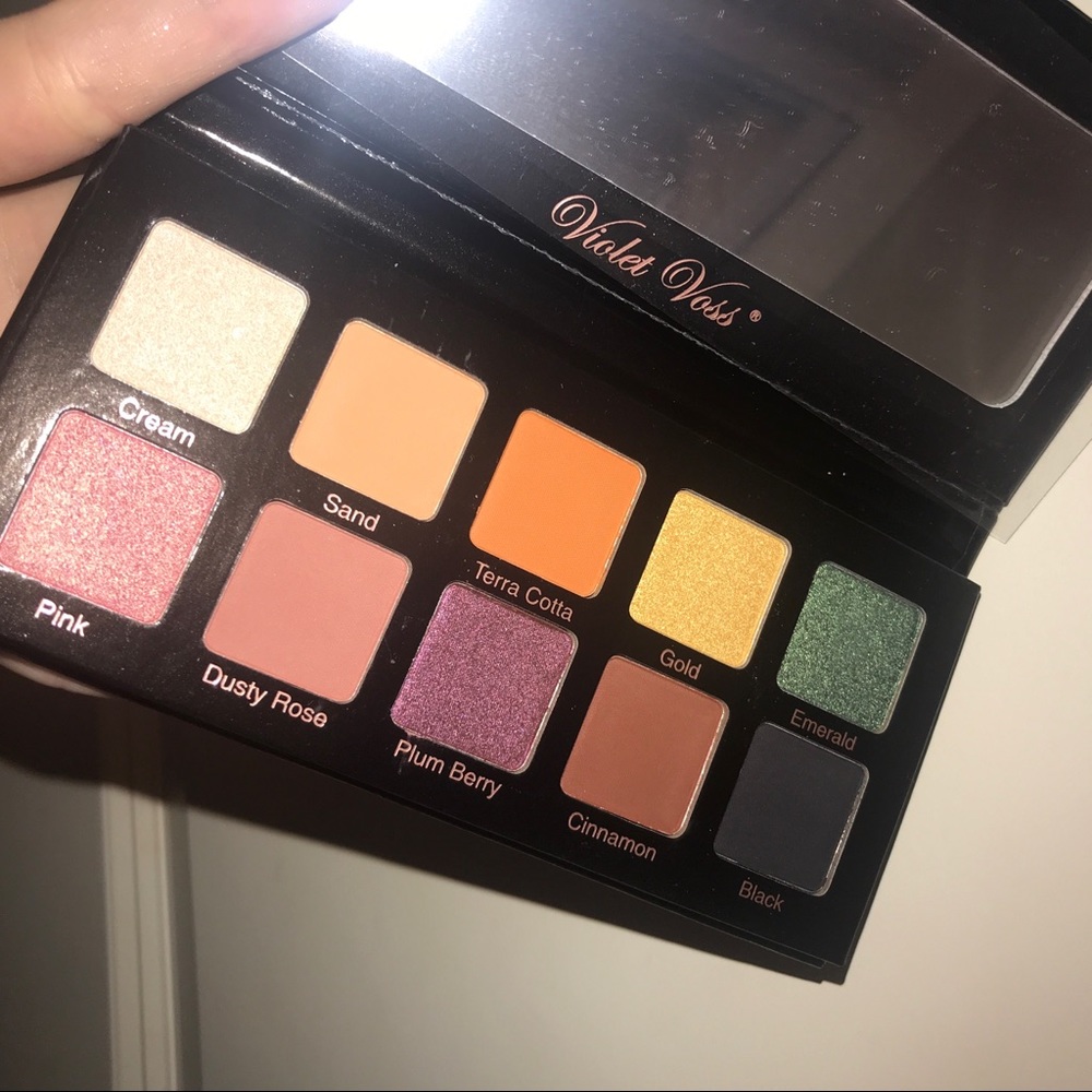 Violet Voss Essentials Pro Series Eyeshadow